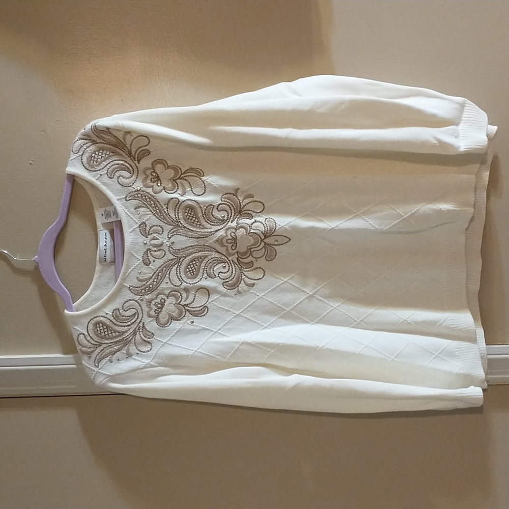 Women's sweater
